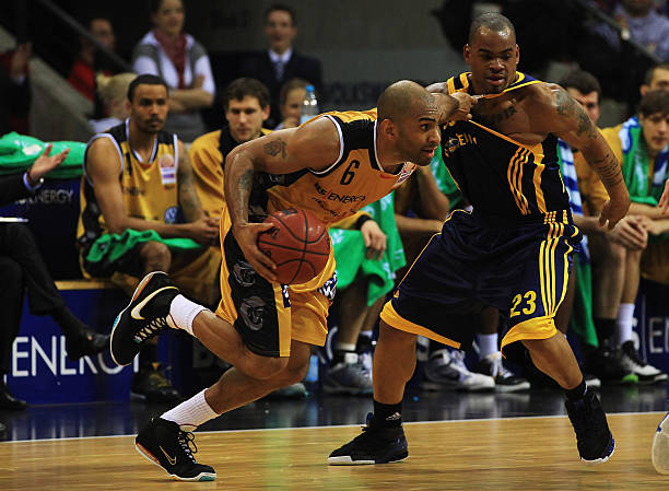 TA记者：B席本赛季被过度消耗；用青训建队不一定适合曼城.