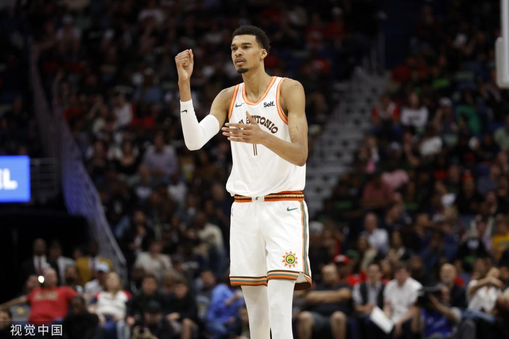 发了广泛讨 发了广泛讨